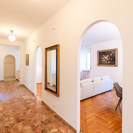 Domus Verona - Elegante Residenza Con Affaccio Su Porta Leoni 部屋 写真
