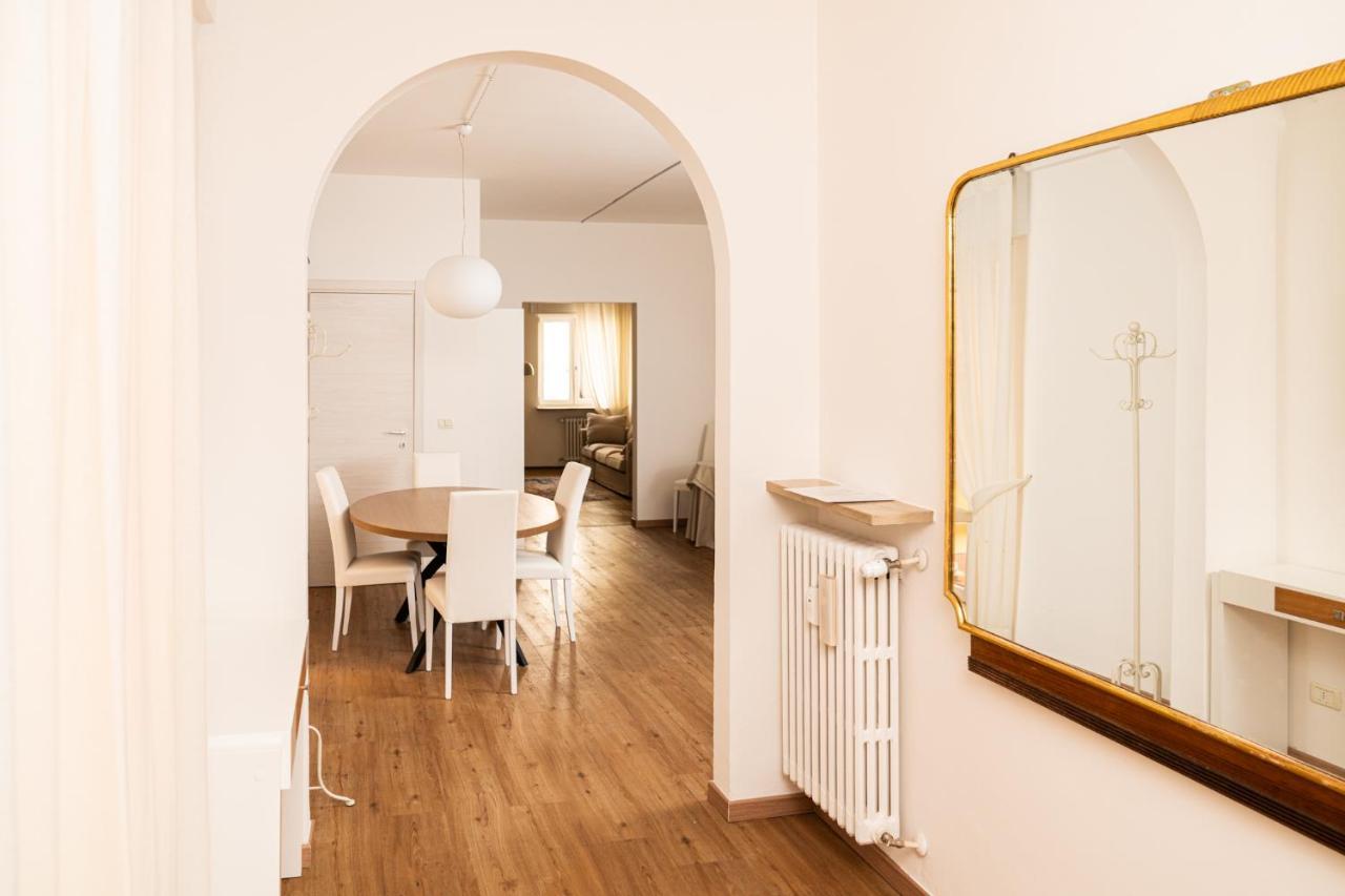 Domus Verona - Elegante Residenza Con Affaccio Su Porta Leoni エクステリア 写真