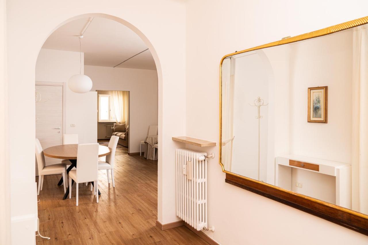 Domus Verona - Elegante Residenza Con Affaccio Su Porta Leoni エクステリア 写真