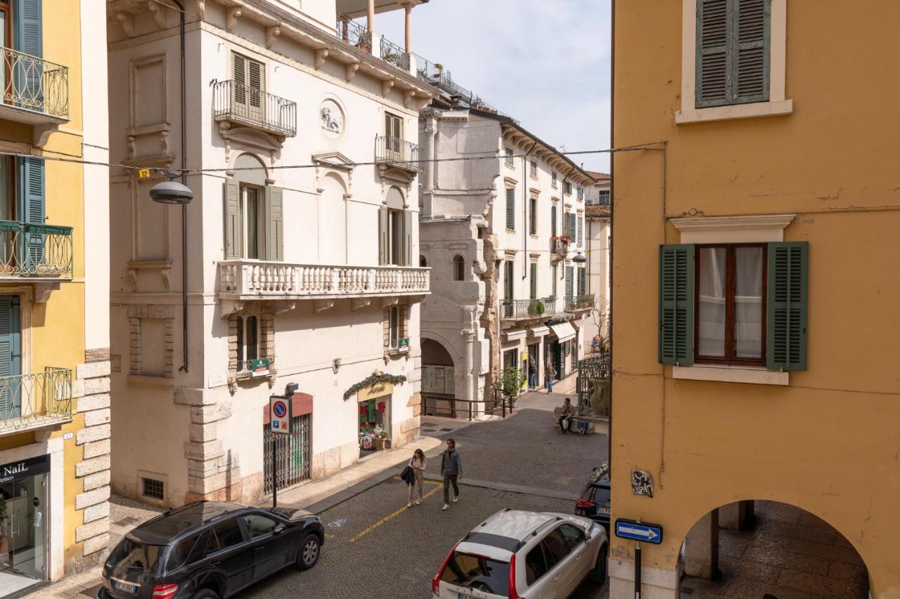 Domus Verona - Elegante Residenza Con Affaccio Su Porta Leoni エクステリア 写真