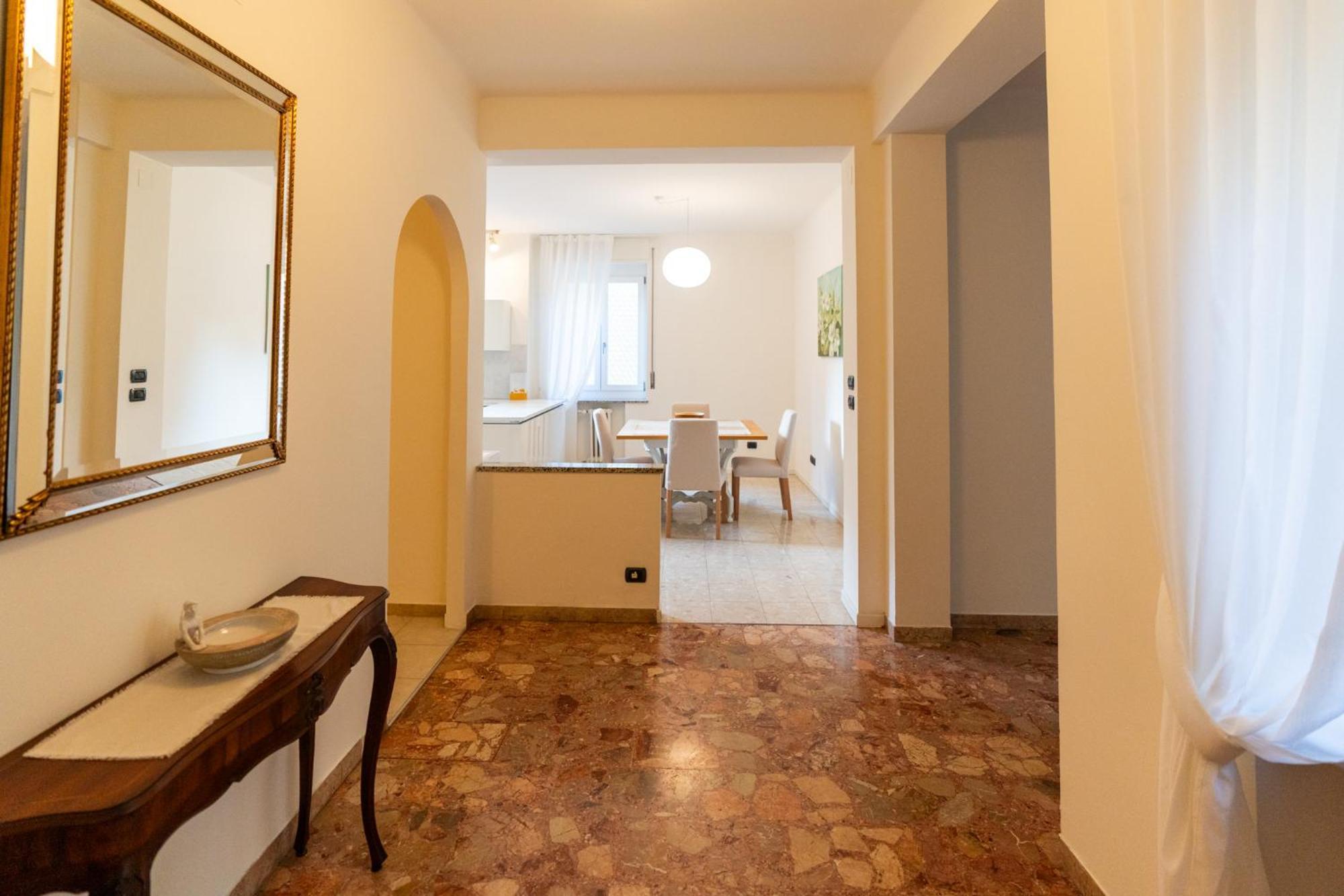 Domus Verona - Elegante Residenza Con Affaccio Su Porta Leoni 部屋 写真