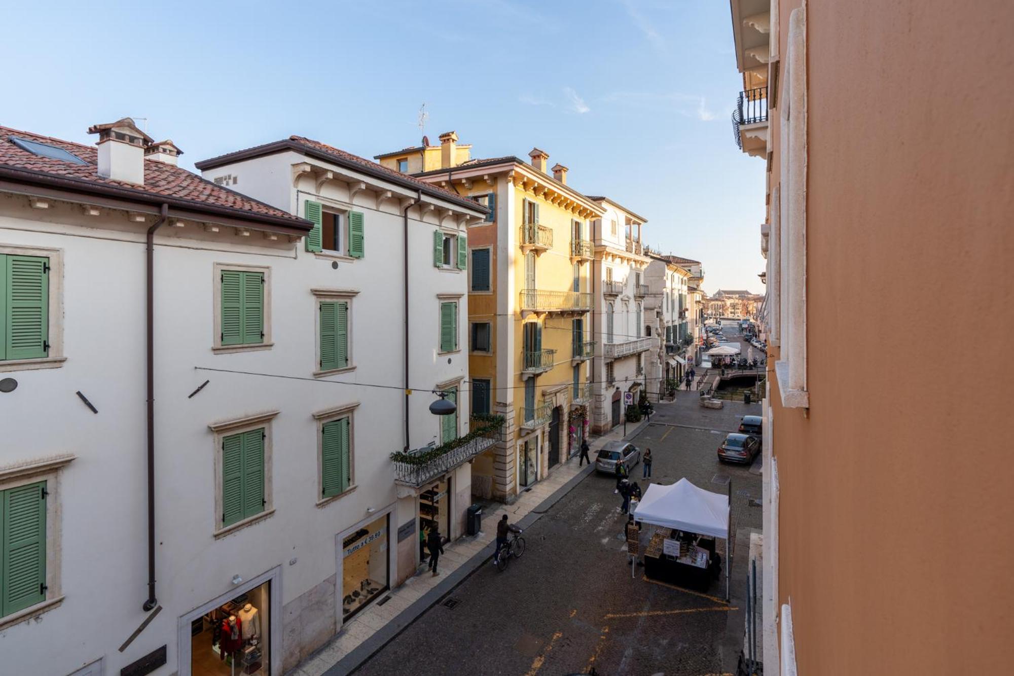 Domus Verona - Elegante Residenza Con Affaccio Su Porta Leoni 部屋 写真